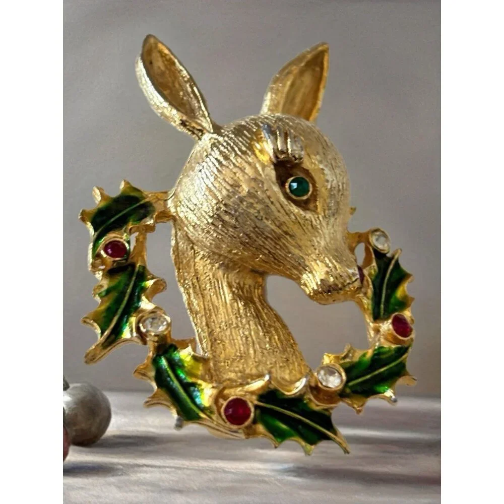 Avante Signed Christmas Rudolph Reindeer Rhinestone Pin 2" - Picture 2 of 5